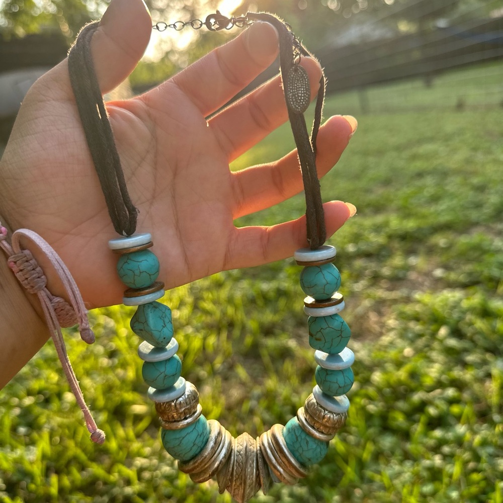 crackled cyan necklace chunky boho